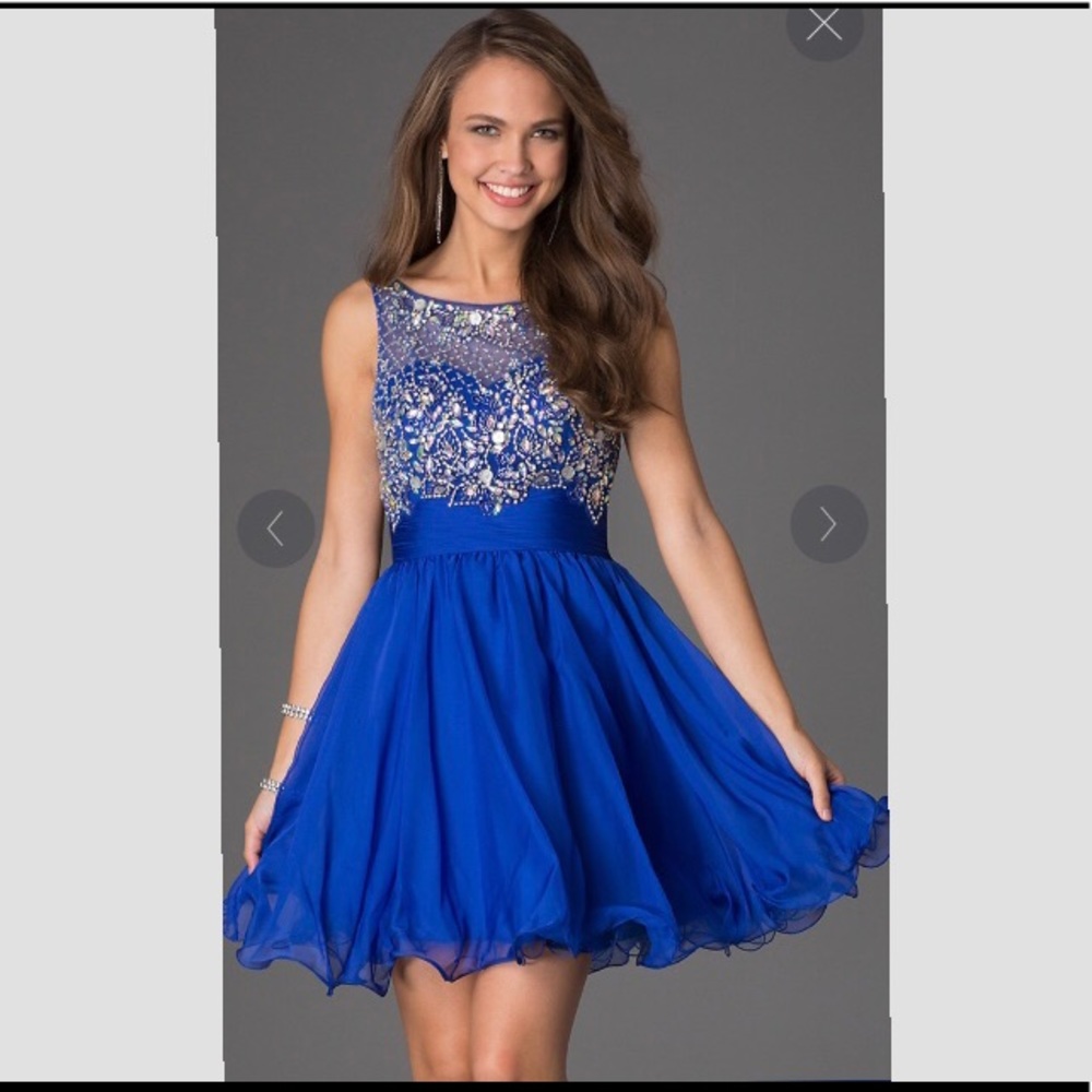 Short Sleeveless Beaded Scoop-Neck Party Dress